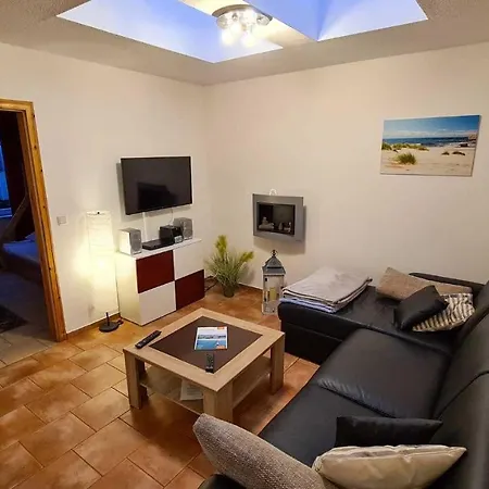 Ferienhaus Mit Standkorb Direkt Am Daire Goehren (Ruegen)